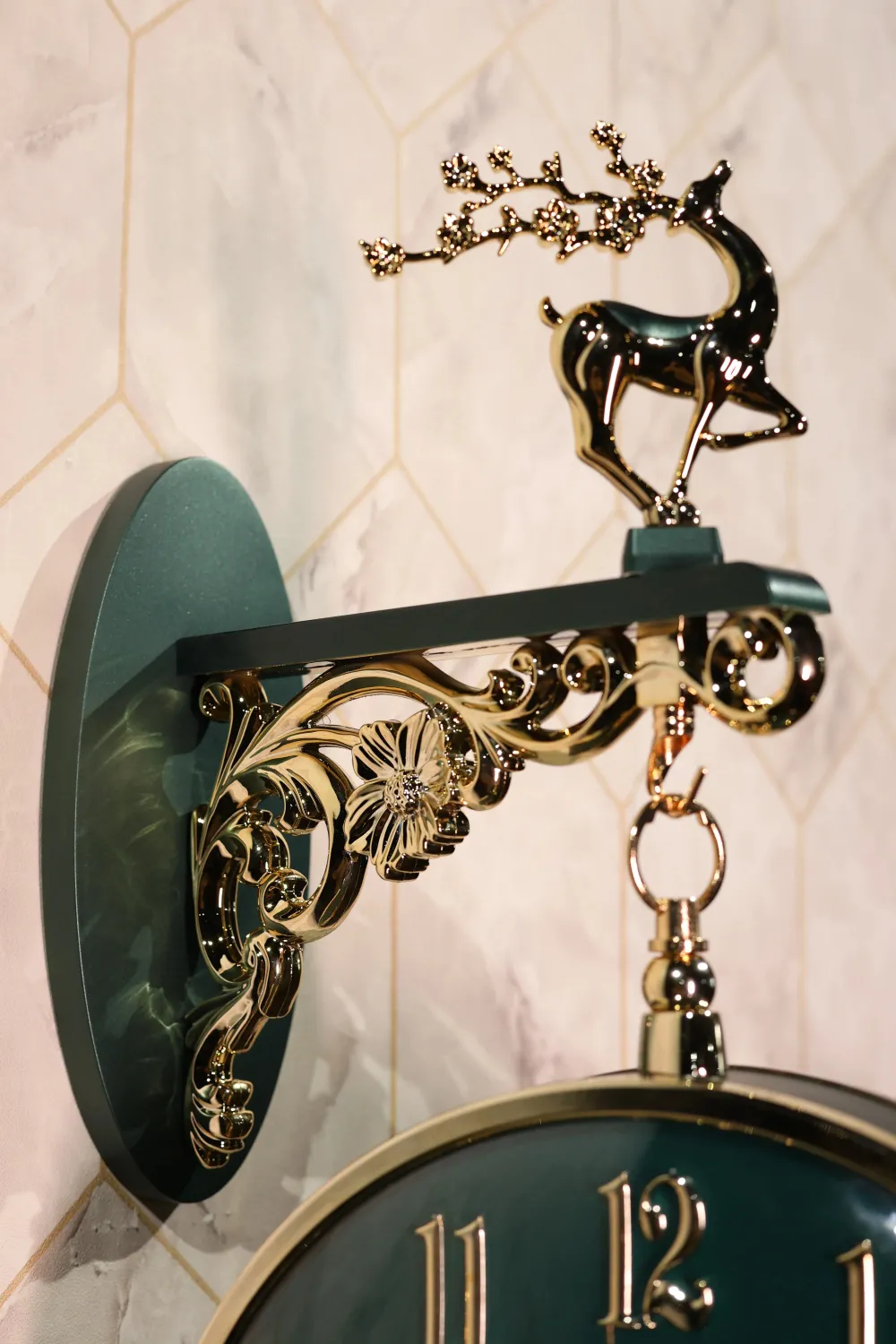 Royal Emerald Double-Sided Wall Clock with Golden Deer Bracket 