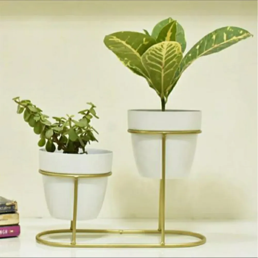 2 Planter Set With Resilient Metal Stand Golden