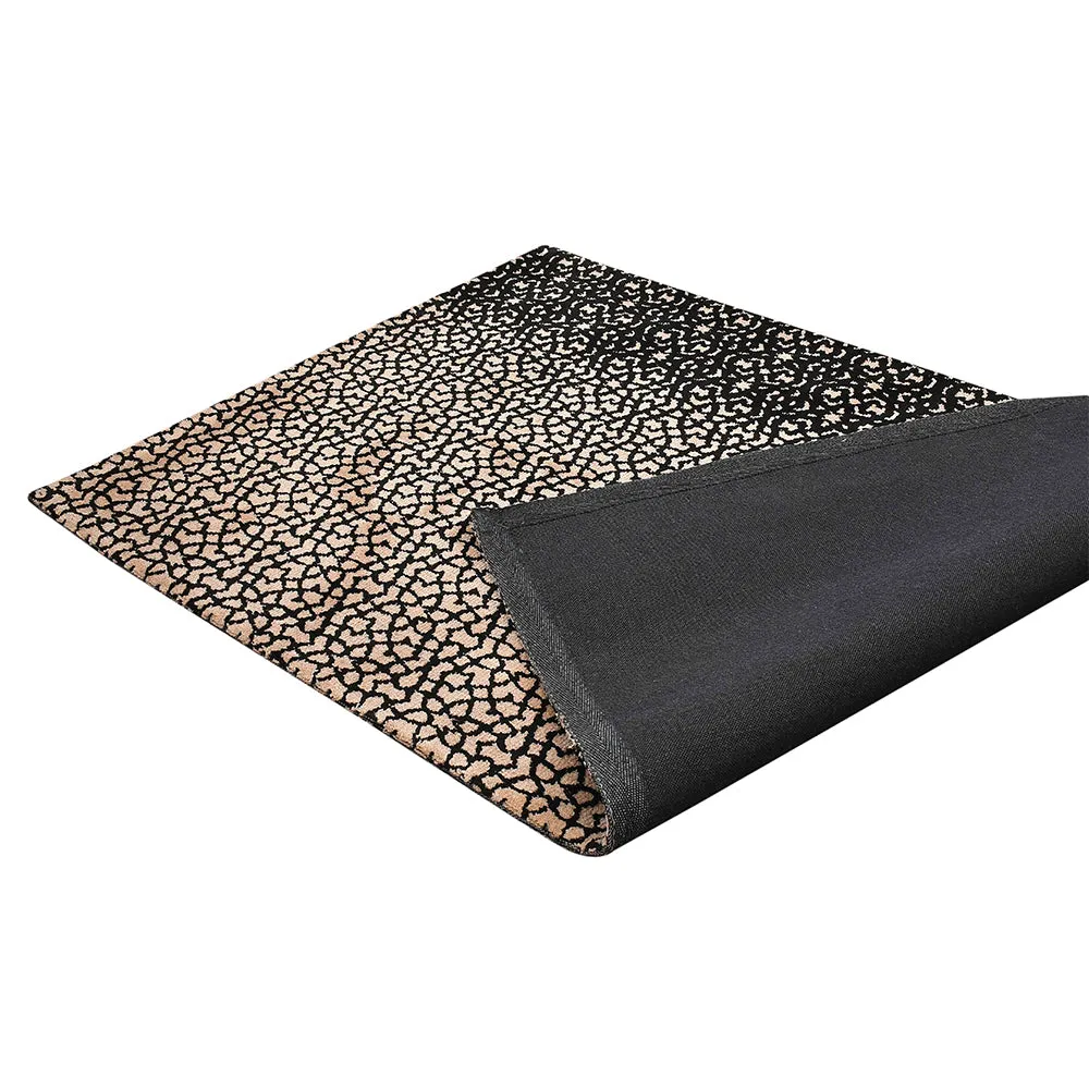 Aesthetic Black and Beige Abstract Print Polyester Carpet 2X5