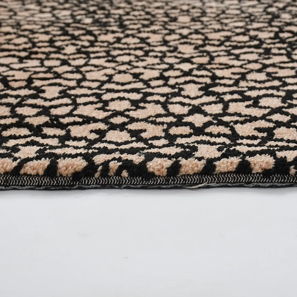 Aesthetic Black and Beige Abstract Print Polyester Carpet 2X5