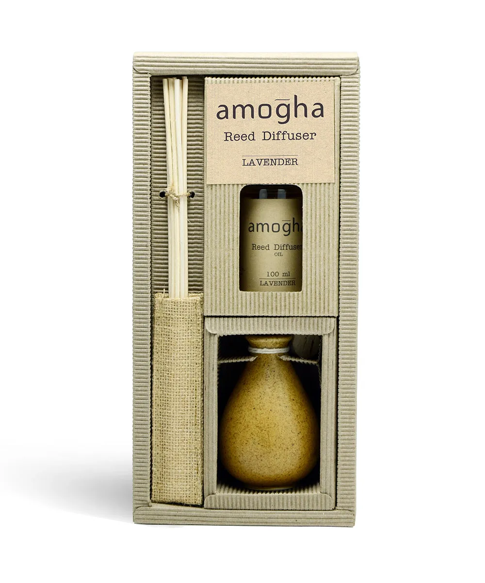 Amogha Reed Diffuser with 8 reed sticks and 100 ml aroma oil  set (Lemon Grass/ Lavender/ Sandal Cinnamon) SANDAL CINNAMON