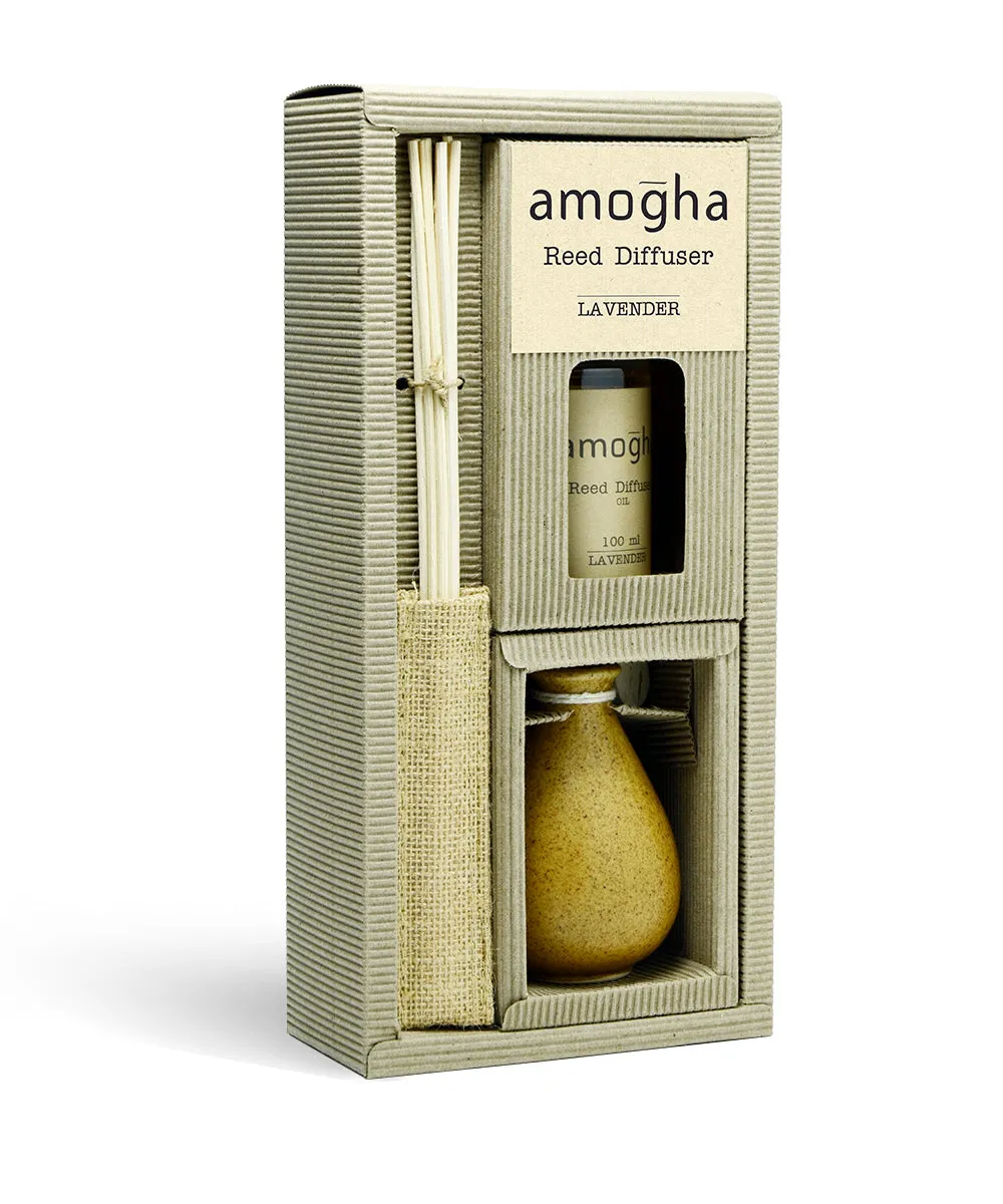Amogha Reed Diffuser with 8 reed sticks and 100 ml aroma oil  set (Lemon Grass/ Lavender/ Sandal Cinnamon) SANDAL CINNAMON