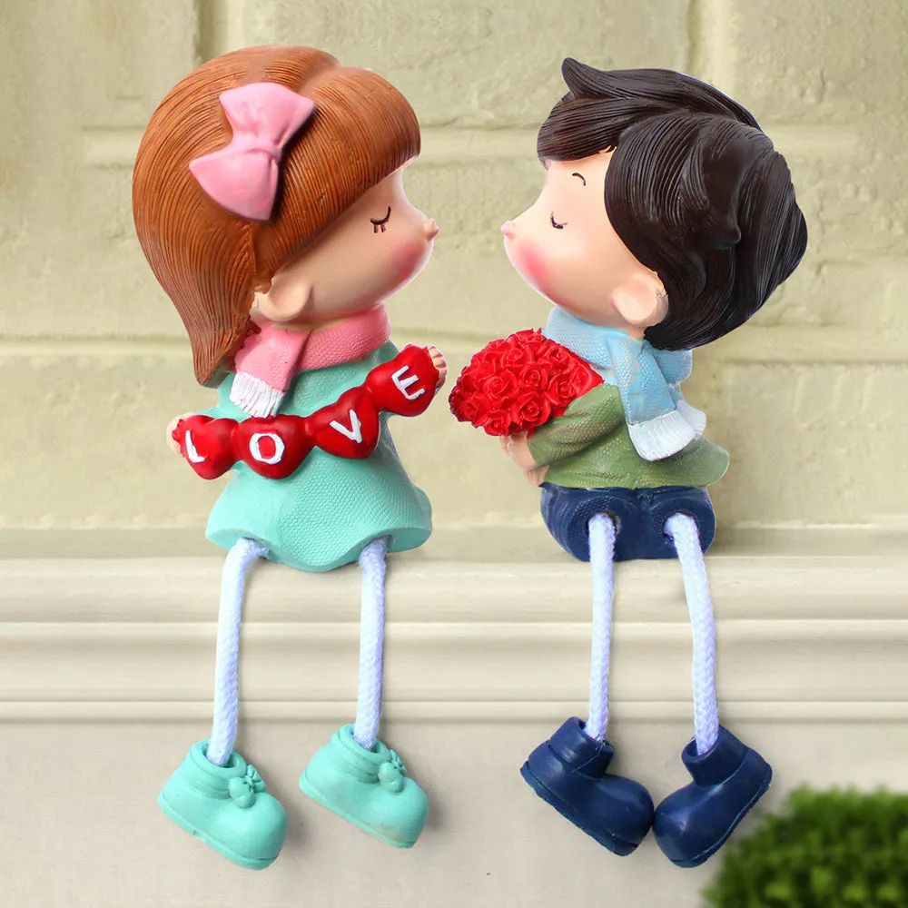 Artsy Polyresin Love Couple Figurine Valentine's Day Gift for Her