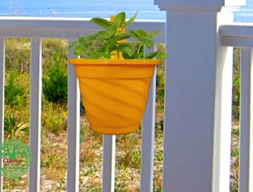 Assorted Colors Easy Single Hook Railing Twister Hanging Planter Pots Set Of 4