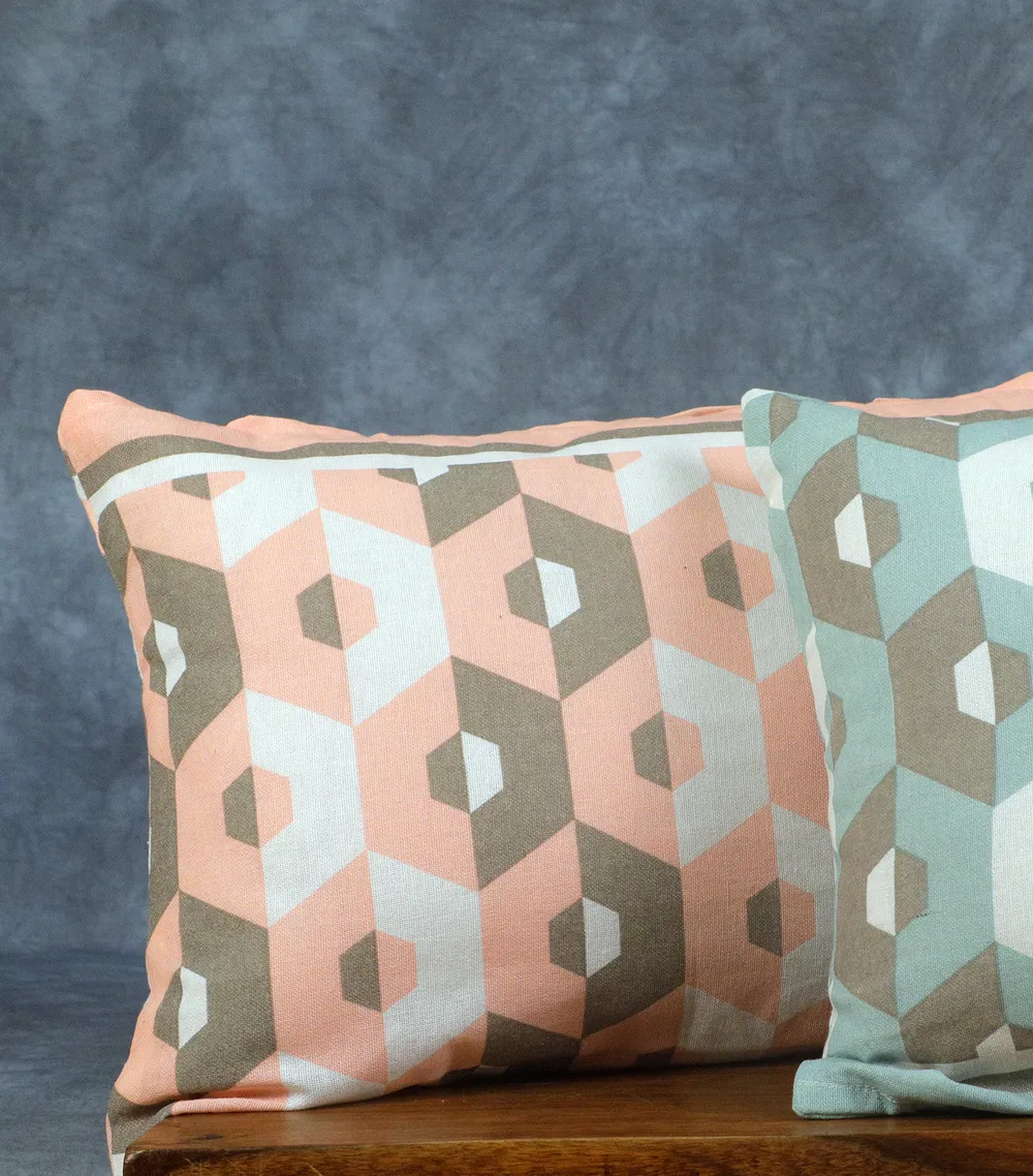 Astible Venus Pink Print Hexagon Cushion Cover