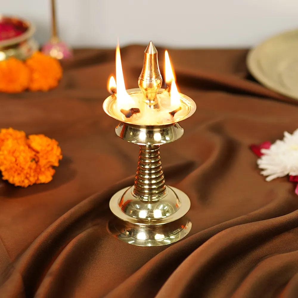 Attractive Brass Traditional Deepak Oil Lamp Set Of 1