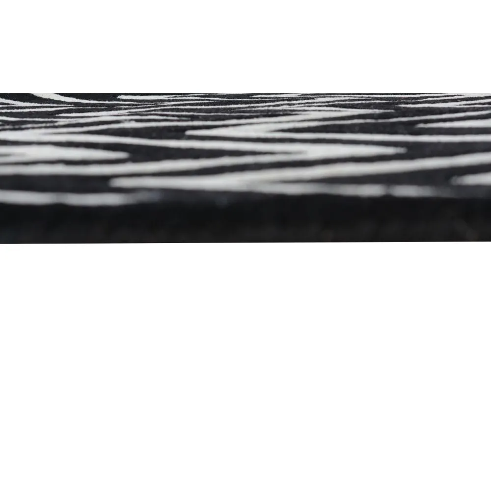 Aztec Patterned Black & White Tufted Area Carpet 2X4.5ft