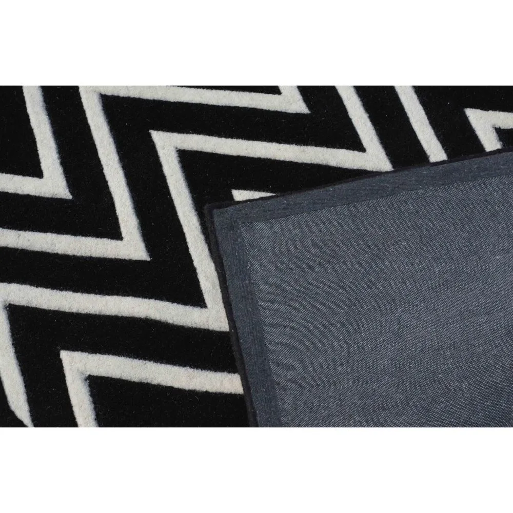 Aztec Patterned Black & White Tufted Area Carpet 2X4.5ft