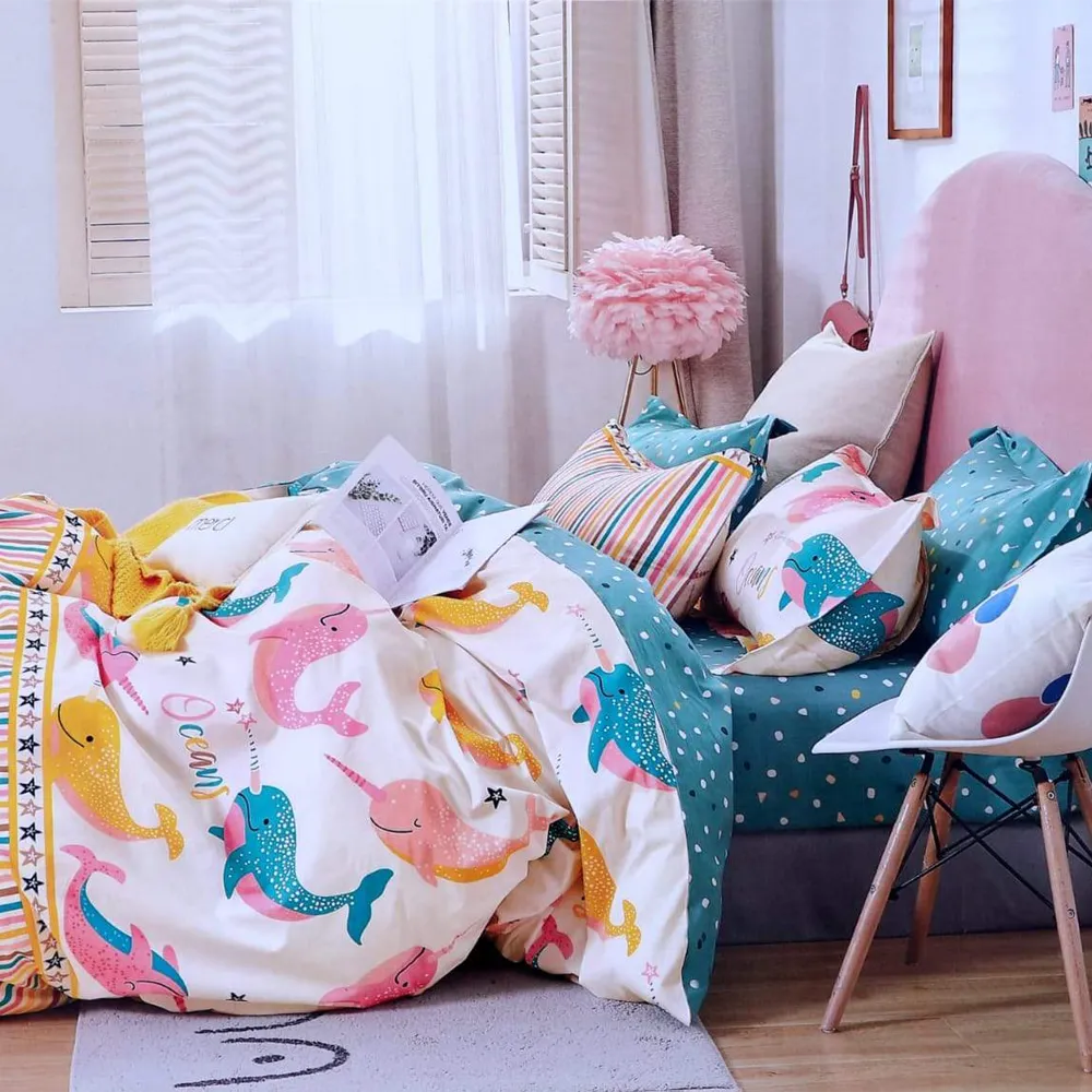 Baby Shark Printed Double Bedsheet With 2 Pillow Covers (Multicolor)