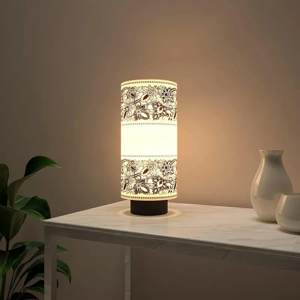 Black & White Floral Bordered Round Table Lamp