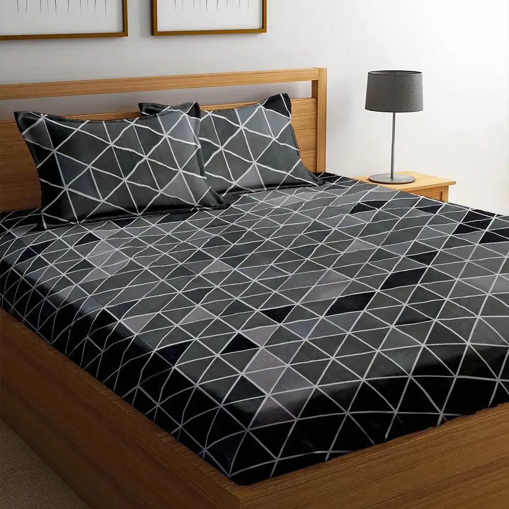 Black & White Geometric Printed Cotton Double Bedsheet With 2 Pillow Covers
