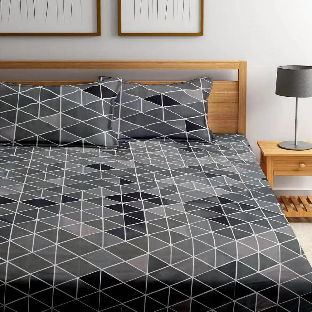 Black & White Geometric Printed Cotton Double Bedsheet With 2 Pillow Covers