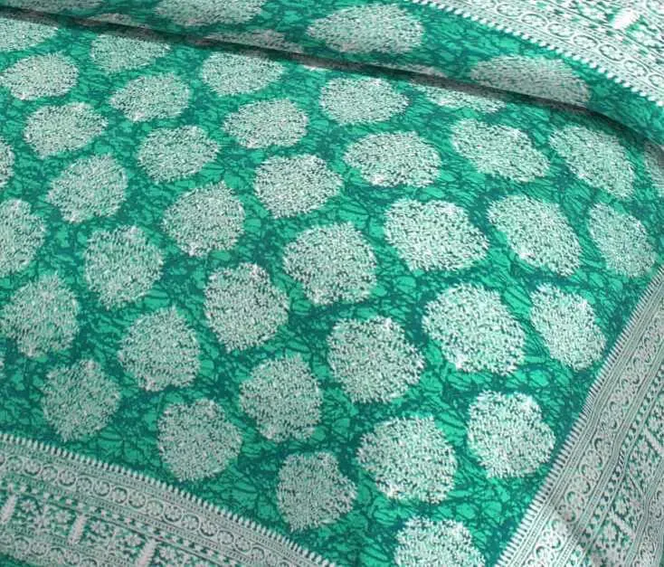 Bordered Green & White 144 TC Cotton Double Bedsheet with Pillow Covers