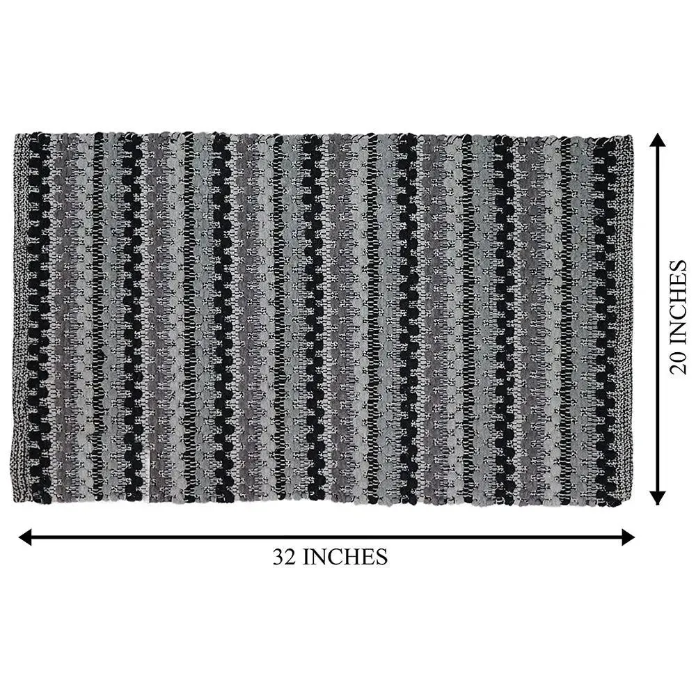 Charcoal Traditional Pattern Handwoven Cotton Area Rug (20 x 32) Inches