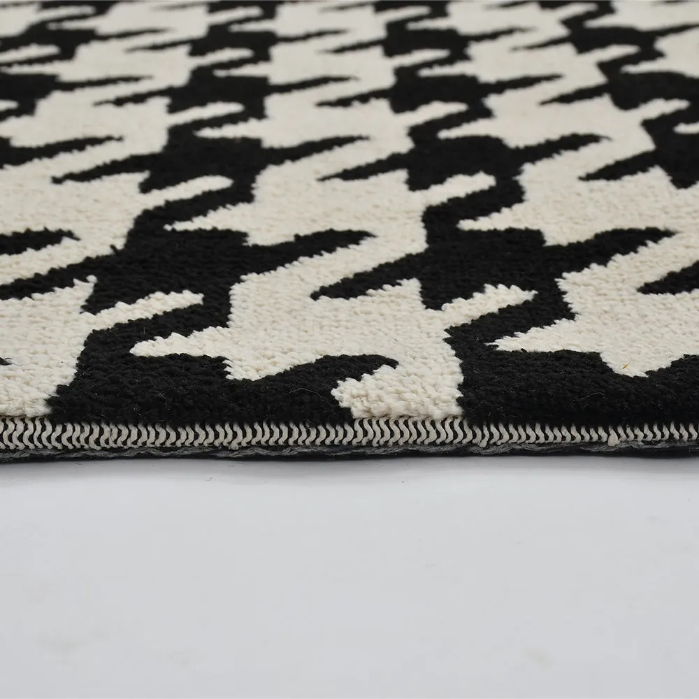 Chess Board Design Black and White Abstract Polyester Carpet 2X5