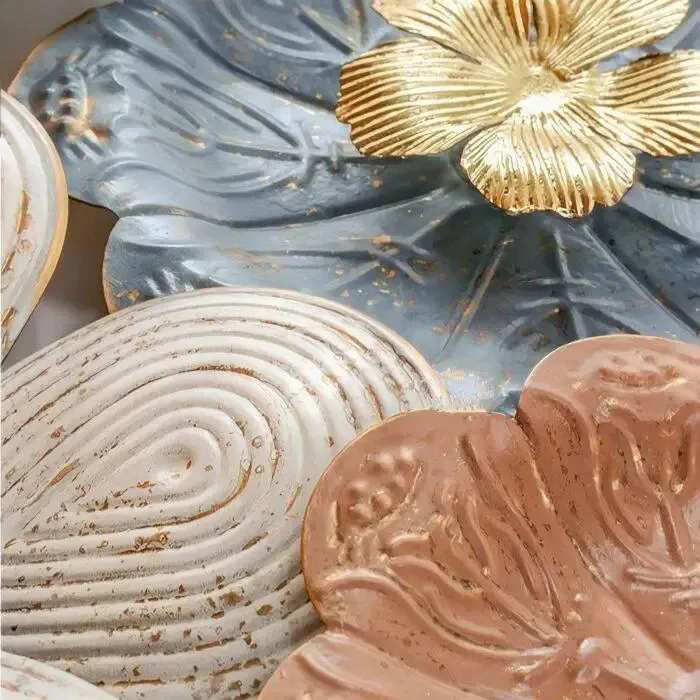 Classic Gray And White Floral Metal Wall Art Decor