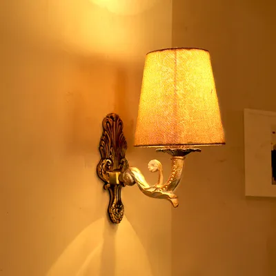 Colonial Classic Single Wall Sconce