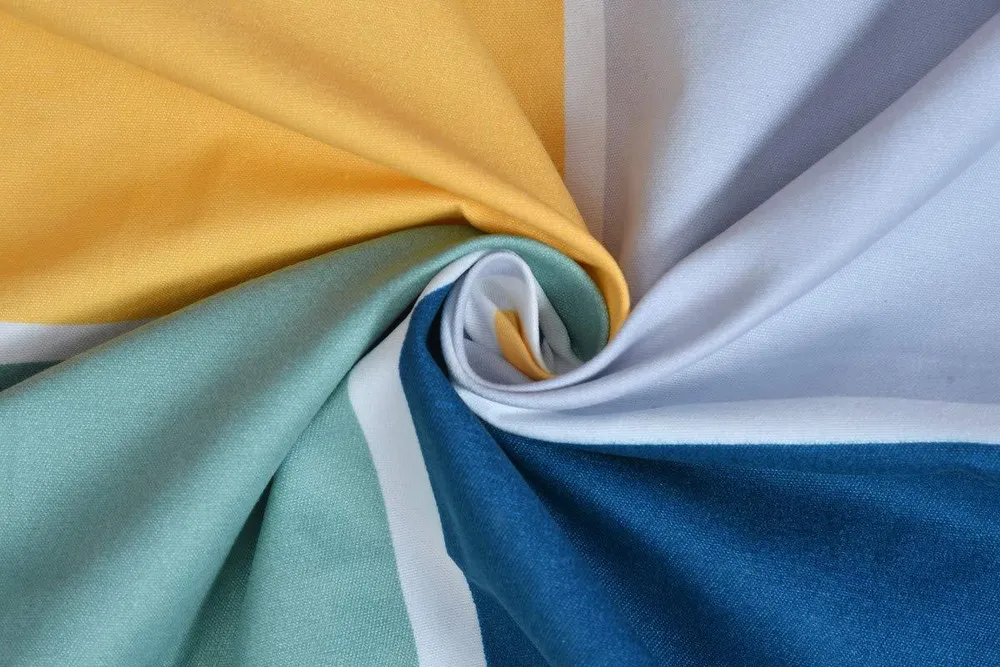 Color Blocked Geometric Print  Double Comforter (Multicolor)