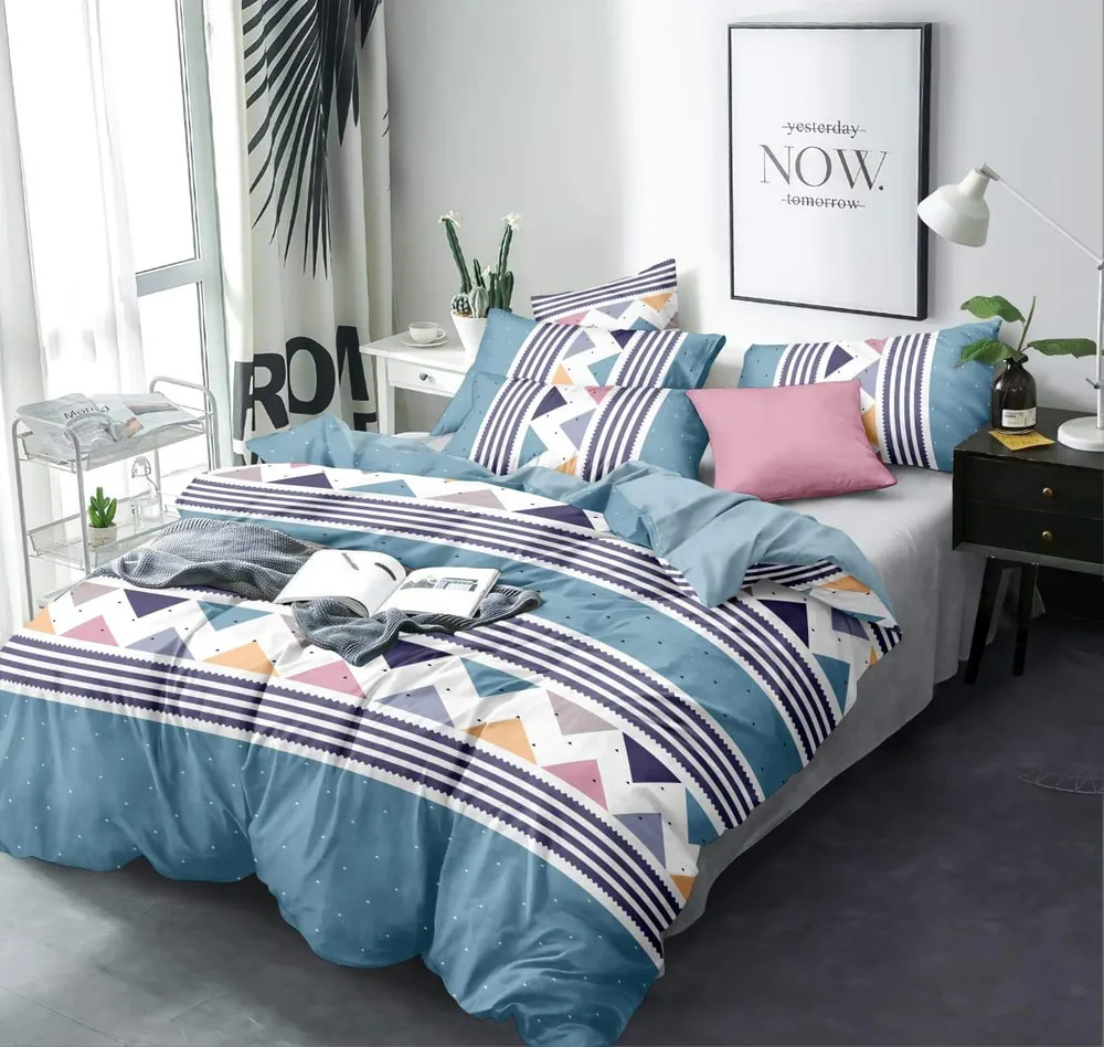 Colorful Aztec Print Double Bedsheet With 2 Pillow Covers (Multicolor)