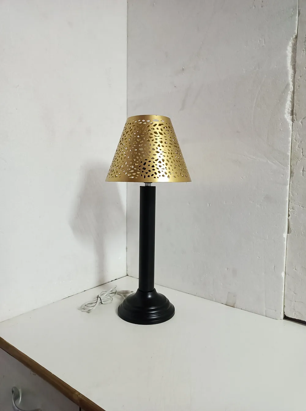 Crafted Shiny Golden Large Table Lamp With Black Body