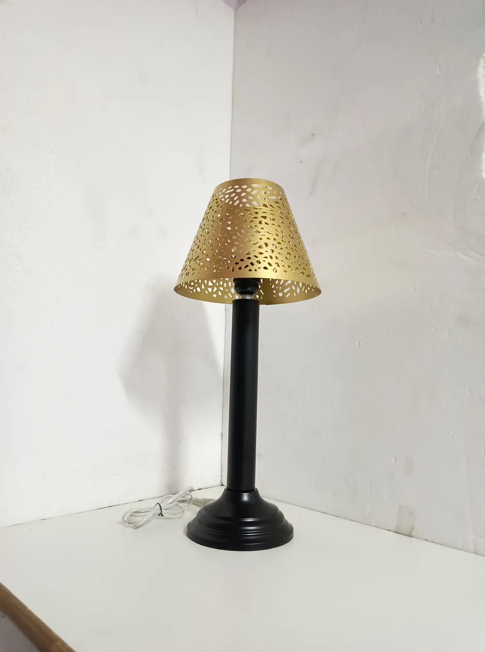 Crafted Shiny Golden Large Table Lamp With Black Body