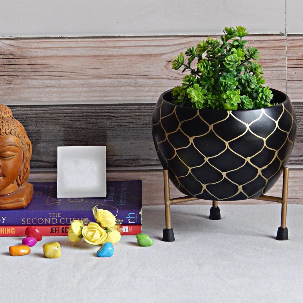 Criss-cross Web Pattern Black Indoor Metal Plant Stand with Pot Single Piece