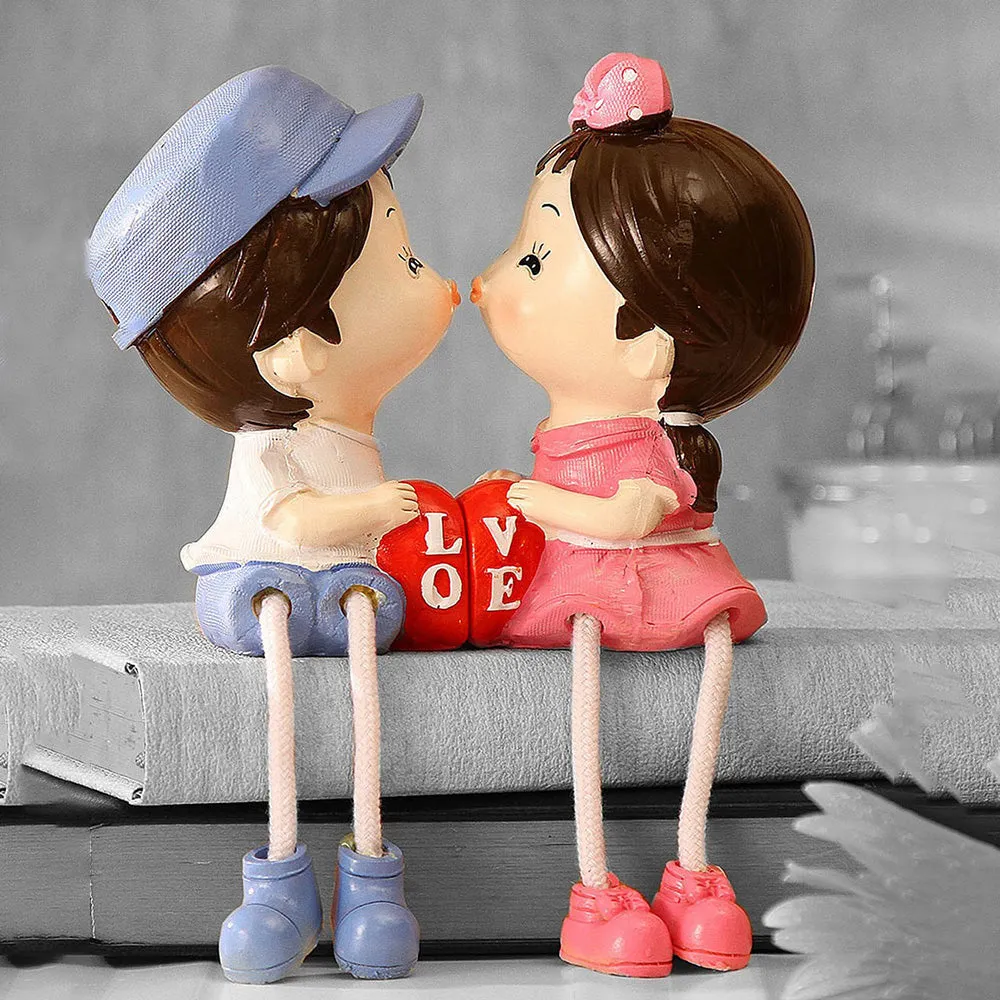 Decorative Polyresin Love Couple Figurine Valentine's Day Gift for Her