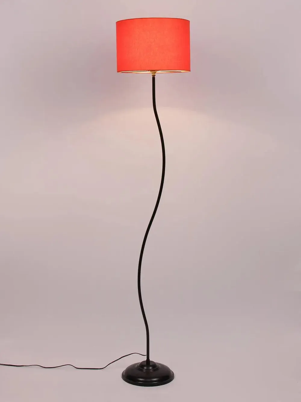 Deigner Wavy Floor Lamp With Drum Shape Cotton Shade Black