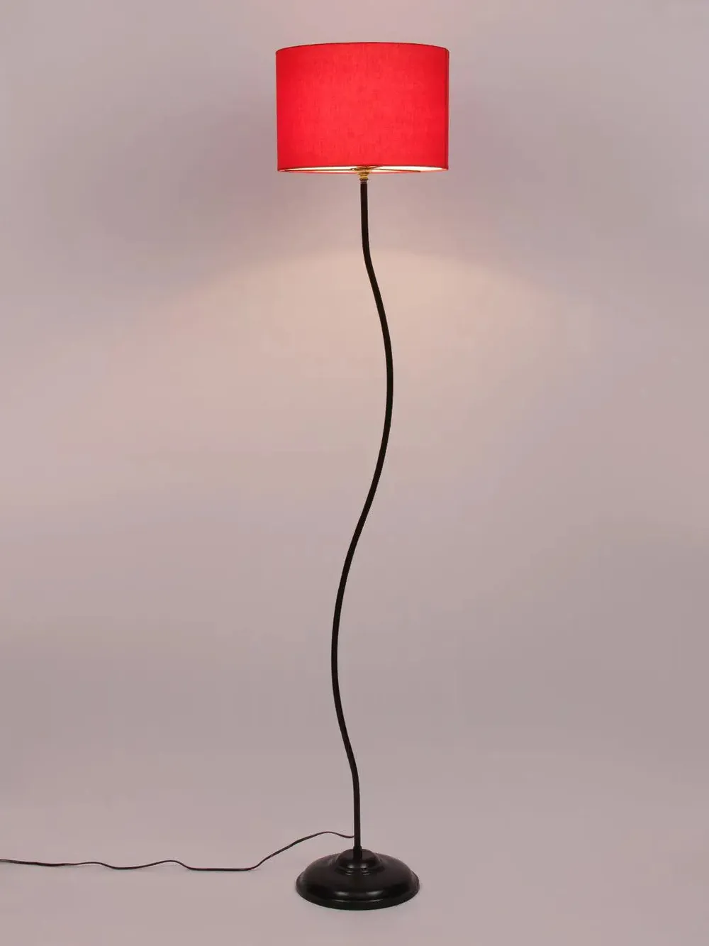 Deigner Wavy Floor Lamp With Drum Shape Cotton Shade Black