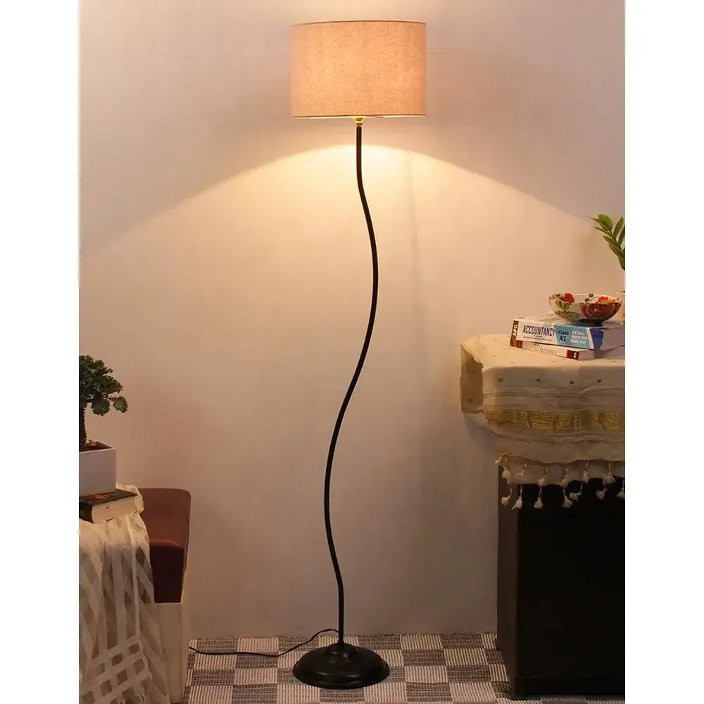 Deigner Wavy Floor Lamp With Drum Shape Cotton Shade Black