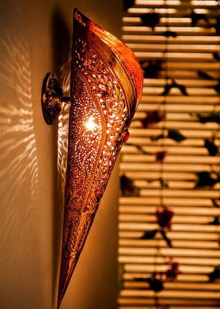 Dramatic Torch Styled Golden Wall Sconce/Wall Light