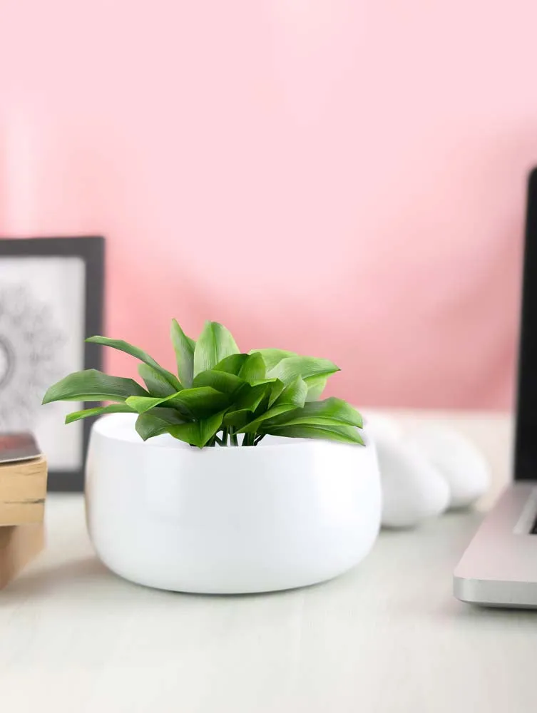 Elegant White Handi Resilient Metal Plant Pots Set Of 2
