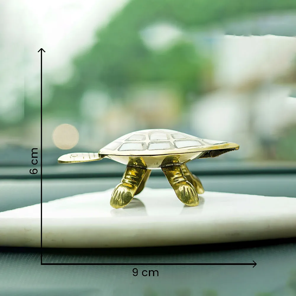 Exquisite Feng Shui Brass Finish Glass Plate Idol Set Of 1