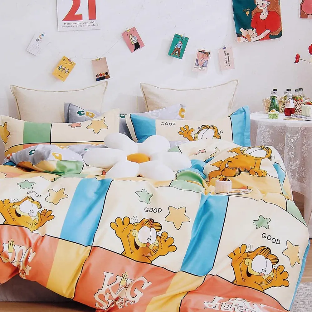Garfield Cartoon Printed Double Bedsheet With 2 Pillow Covers(Multicolor)