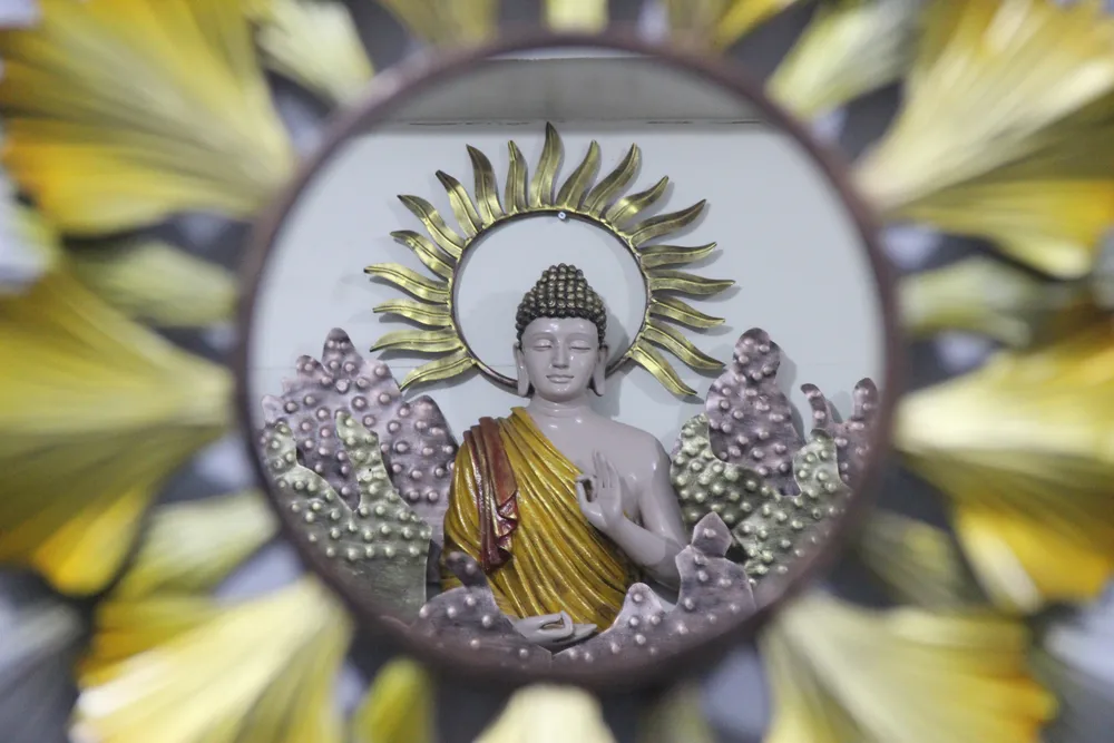 Gold & Silver Petals Round Mirror Wall Décor