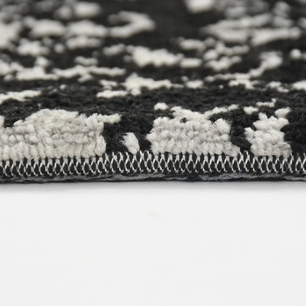 Gorgeous Black and Grey Abstract Print Polyester Carpet 2X5