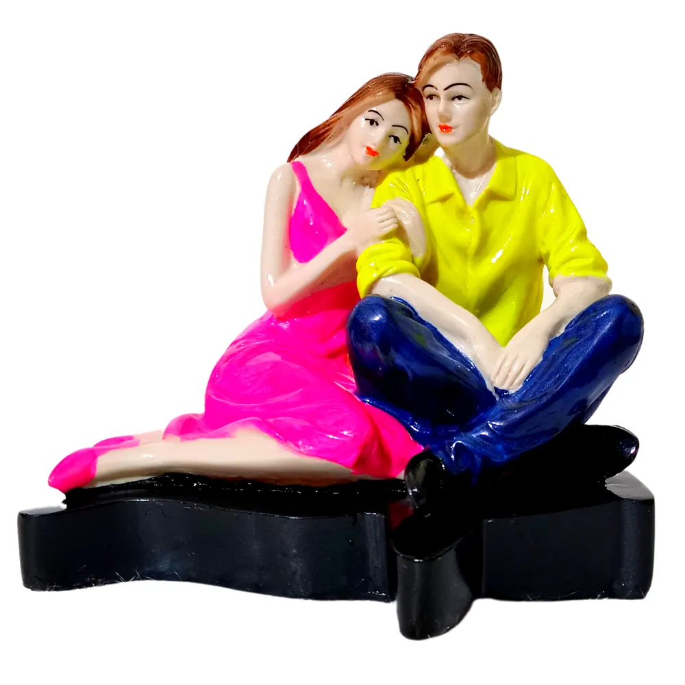 Gorgeous Valentine Couple Miniature Showpieces for Decoration (Multicolour)