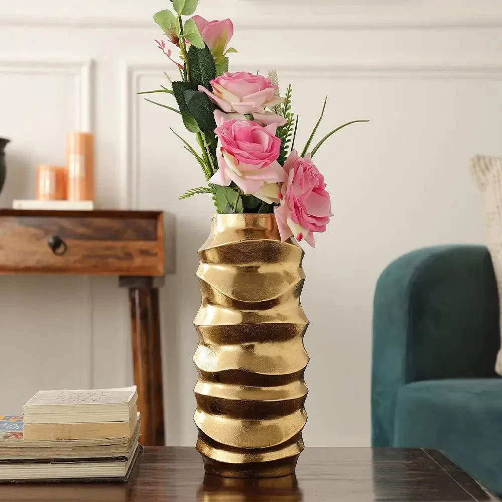 Gorgeous Wavy Vase in Golden Finish
