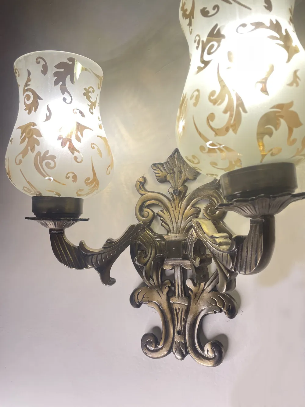 Hurricane Patterned Designer Vintage Wall Sconce Single Piece