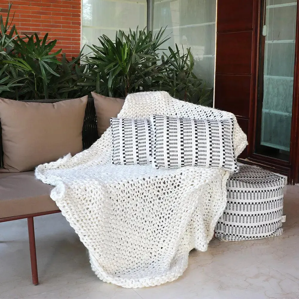 Ivory Chunky Knitted Acrylic & Woolen Throw