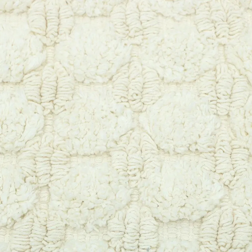 Ivory Textured Soft Cotton Bathmat (21 x 34) Inches Single Piece