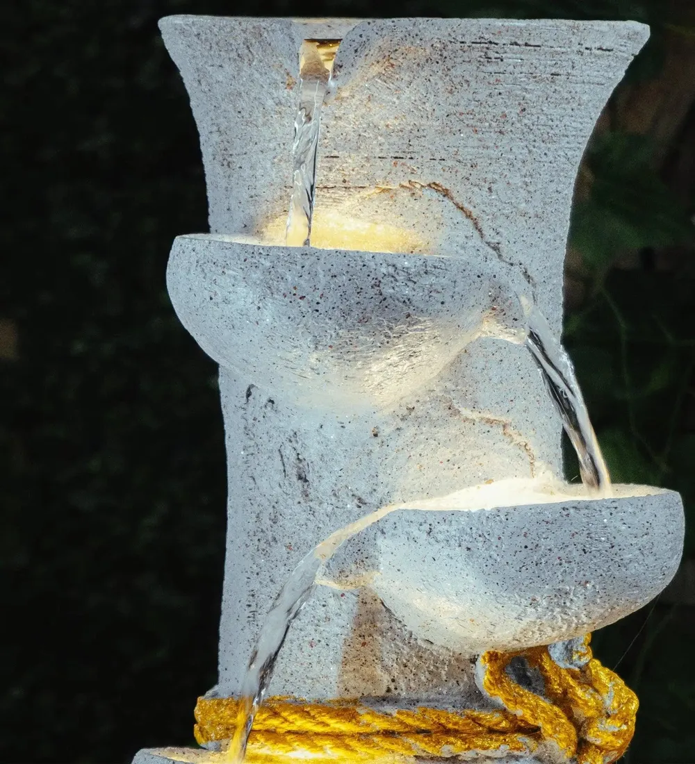 Lamp-Shaped Aesthetic White Indoor Water Fountain