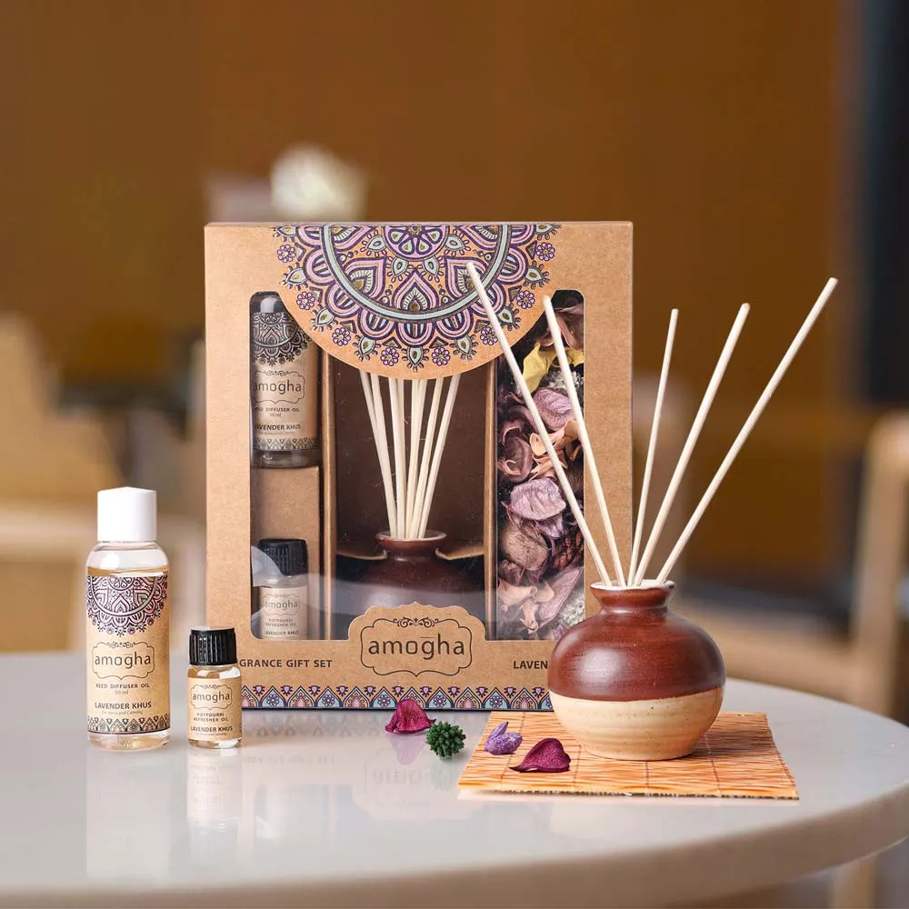 Lavender Khus Scented Reed Diffuser Gift Pack of Ceramic Diffuser Pot, Reed Sticks, Essential Oil & Potpourri)