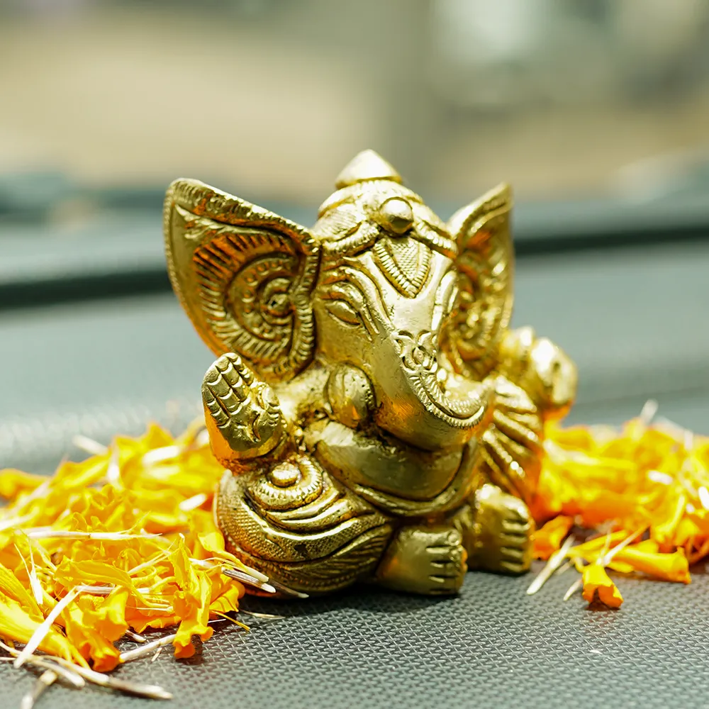 Lord Ganpati Brass Finish Handmade Idol Set Of 1