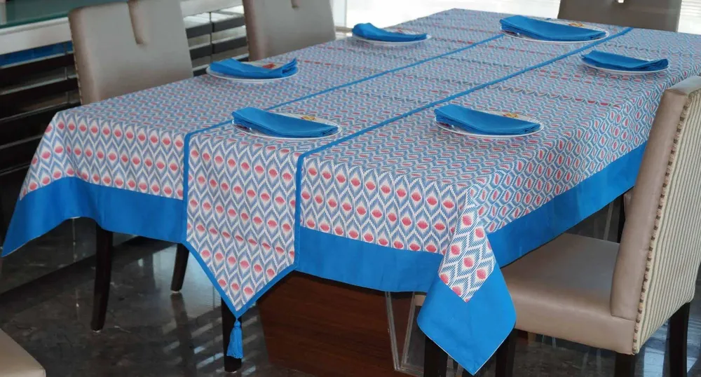 Lushomes Diamond Printed 6 Seater Small Cotton Table Linen Set (Pack of 8)