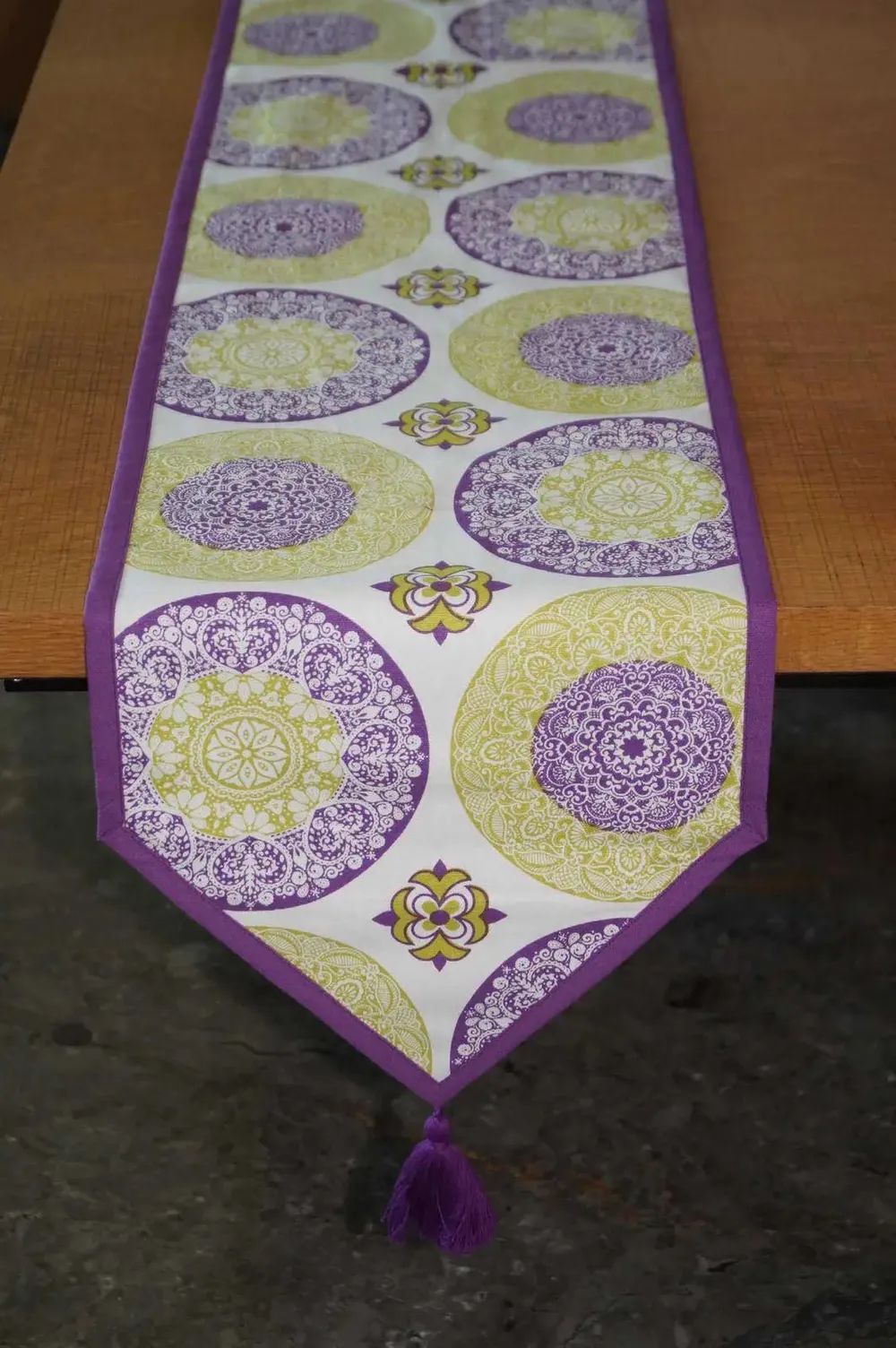 Lushomes Purple Digital Printed 6 Seater Small Cotton Table Linen Set (Pack of 8)