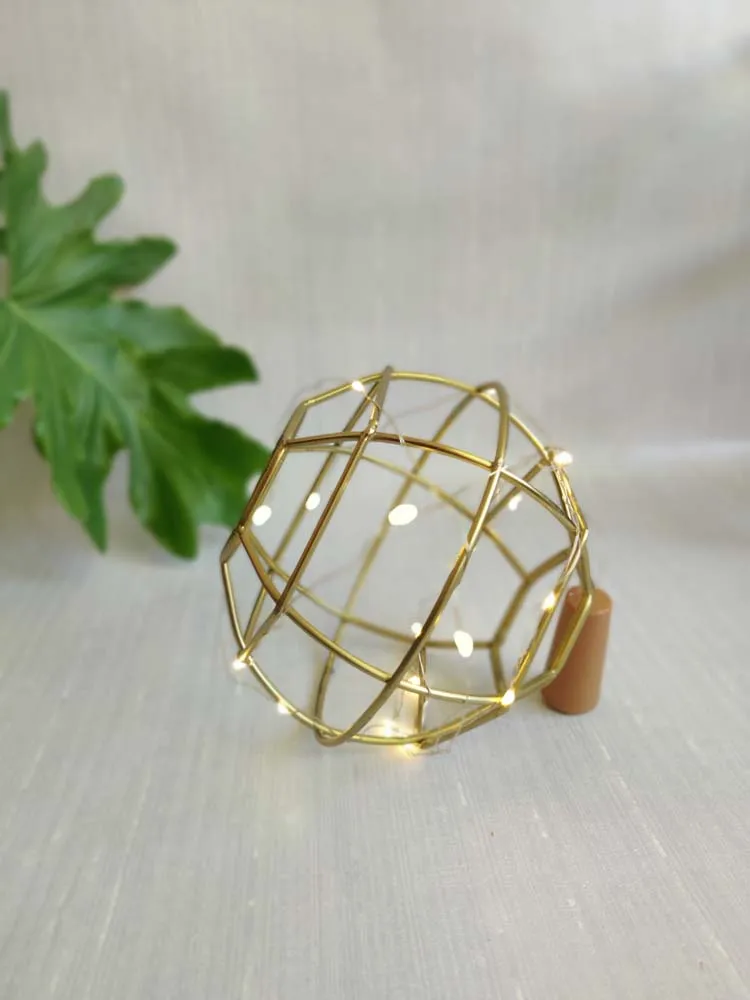 Magnificient Globe LED Golden Centrepiece