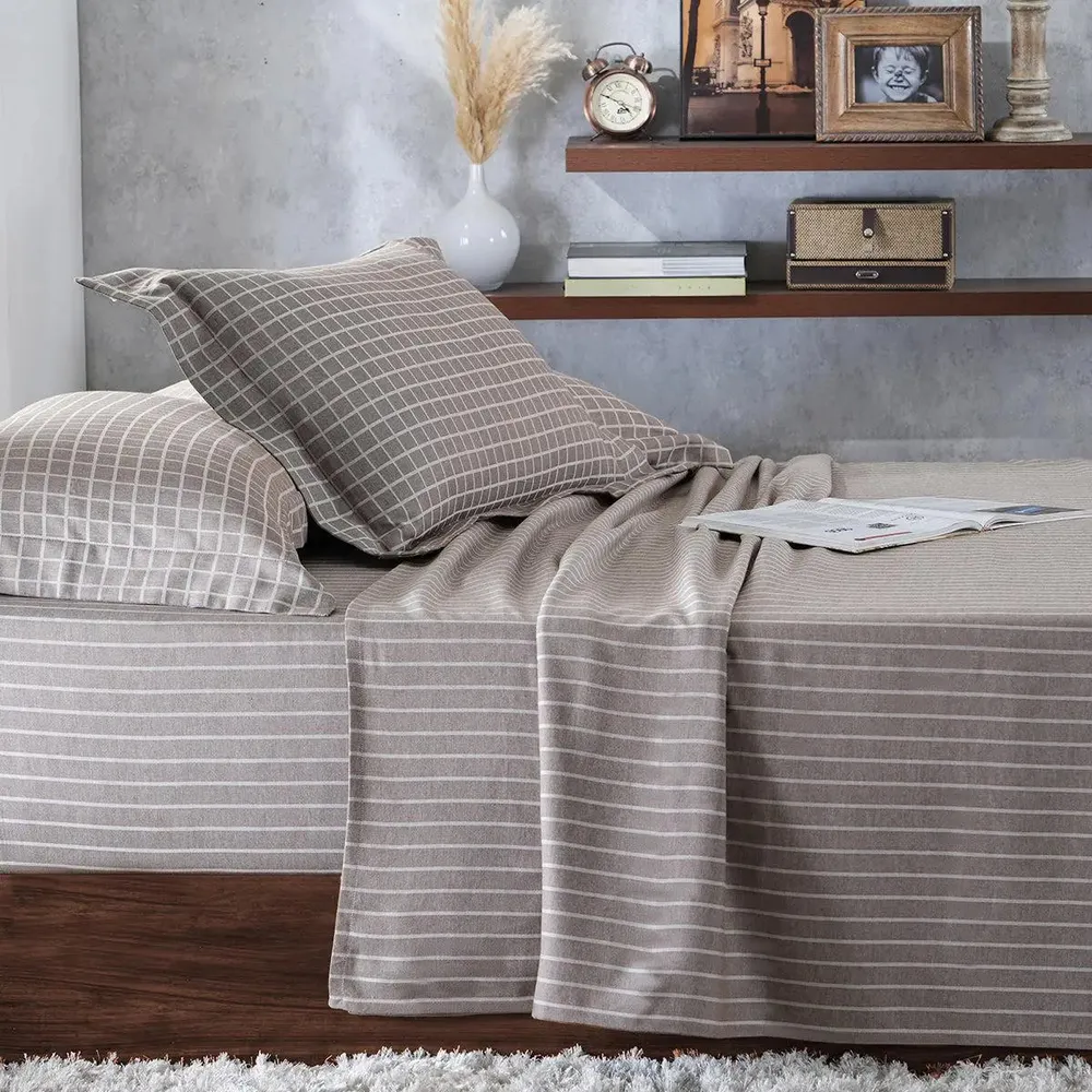 Maspar Bliss Reversible Egyptian Cotton Ultra-Soft Brown King Size Bedsheet with 2 Pillow Covers (300 TC)