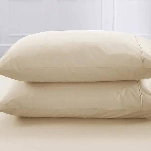 Maspar Slumber Plain Easy Care Percale 100% Cotton Cream Fitted Bedsheet with 2 Pillow Covers (200 TC)