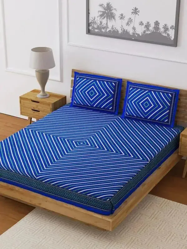 Maze-Like Printed 144 TC Cotton Double Bedsheet with Pillow Covers